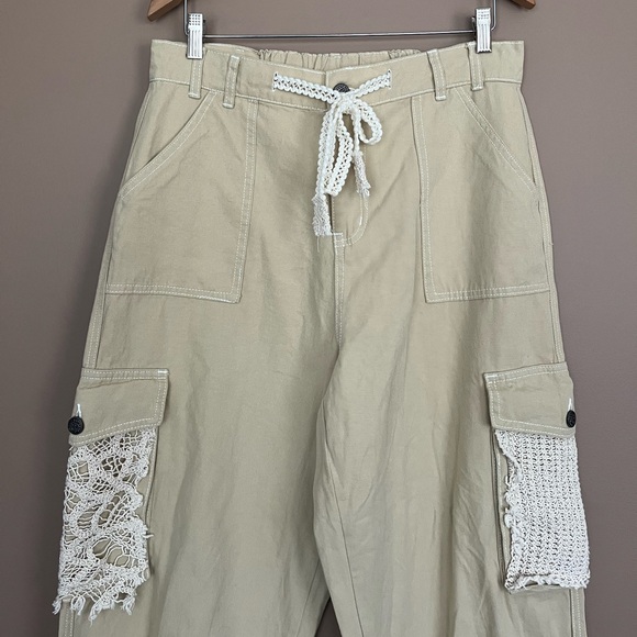 {POL} Crochet Detail Twill Cargo Jogger in Beige - Womens Medium - Picture 3 of 10